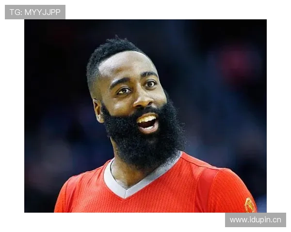 刷到哈兰德衣柜里那些球鞋比我全年工资还贵，我的购物车瞬间羞愧